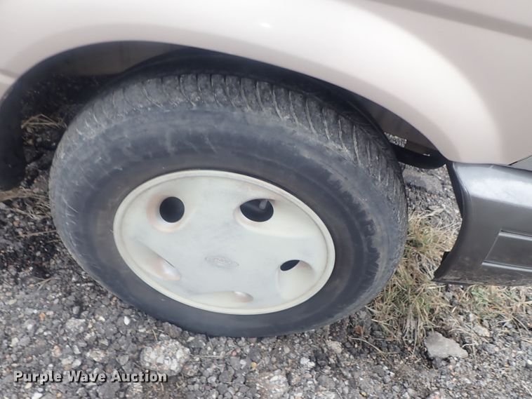 image for item GX9628 1997 Ford Aerostar  van