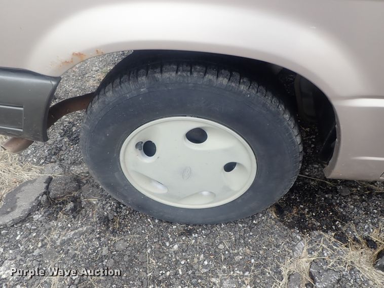 image for item GX9628 1997 Ford Aerostar  van