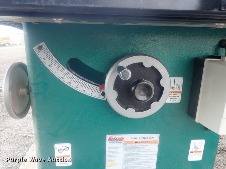 image for item GX9629 Grizzly G5959 12" table saw