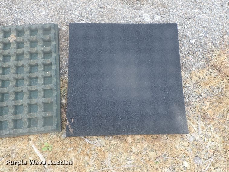 image for item GX9631 Approximately 600 rubber floor tiles