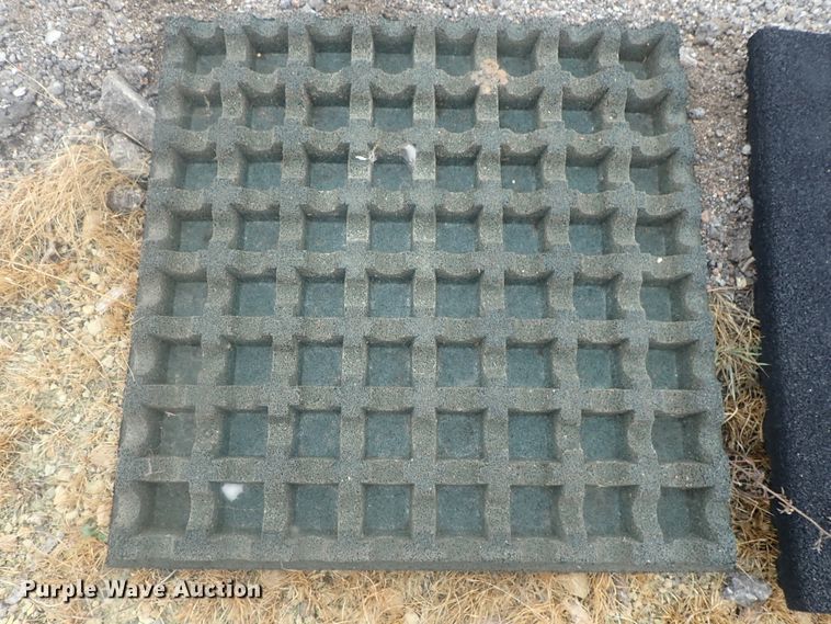 image for item GX9631 Approximately 600 rubber floor tiles
