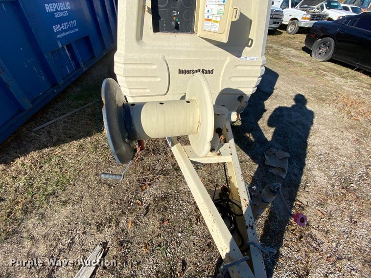 image for item HA9684 2004 Ingersoll Rand P185WIR  air compressor