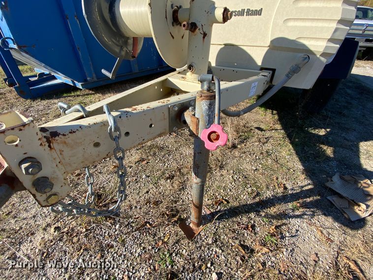 image for item HA9684 2004 Ingersoll Rand P185WIR  air compressor