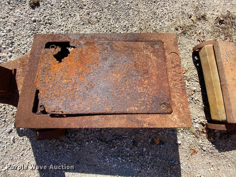 image for item HA9695 (3) Fairbanks scales