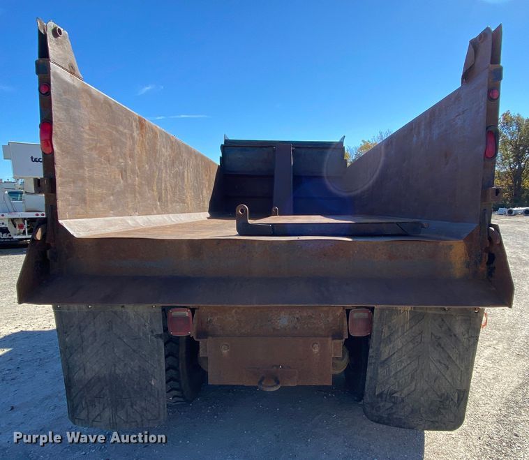 image for item HA9699 2006 Chevrolet C8500 dump truck