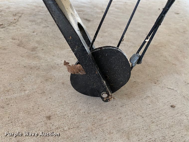 image for item HA9706 Compound bow