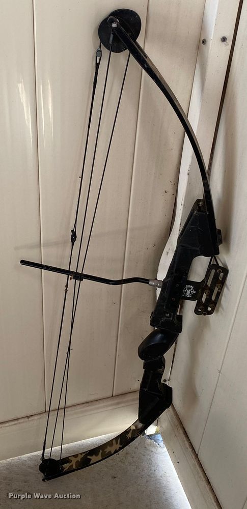 image for item HA9706 Compound bow