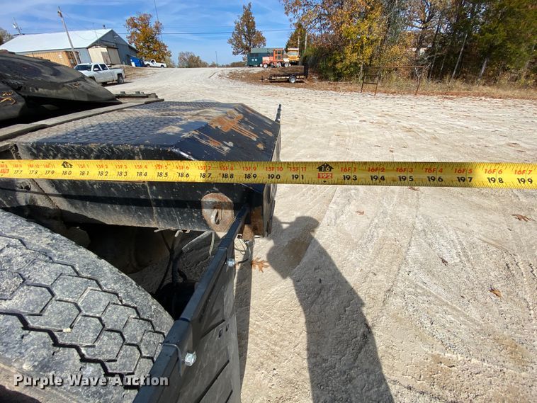 image for item HA9719 2000 Volvo WG  semi truck