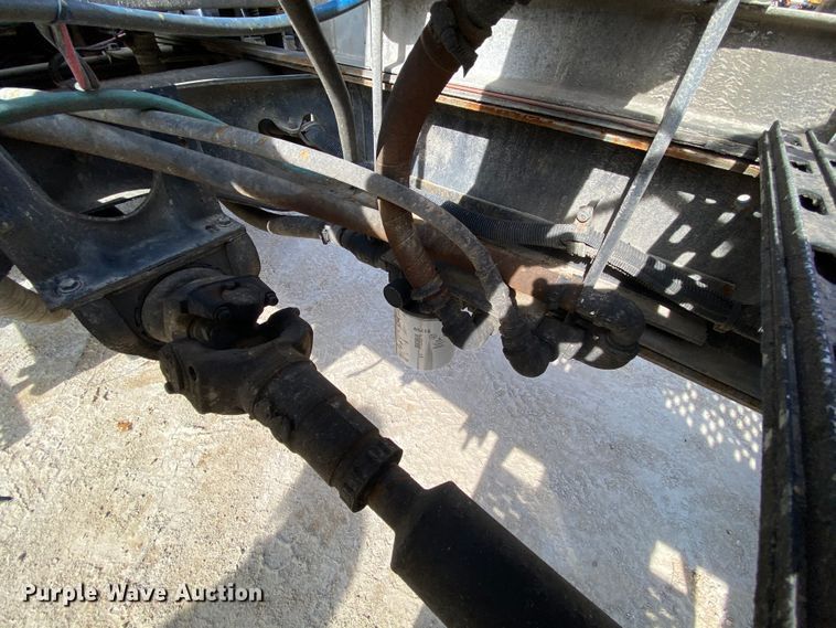 image for item HA9719 2000 Volvo WG  semi truck