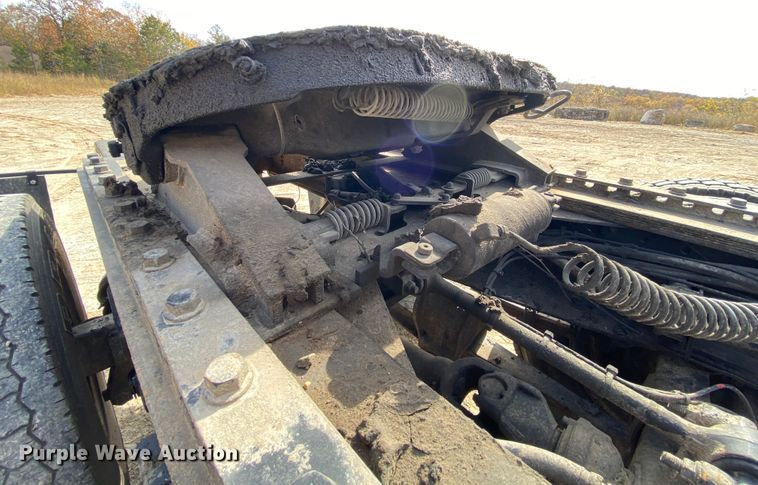 image for item HA9719 2000 Volvo WG  semi truck