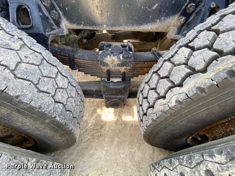 image for item HA9719 2000 Volvo WG  semi truck