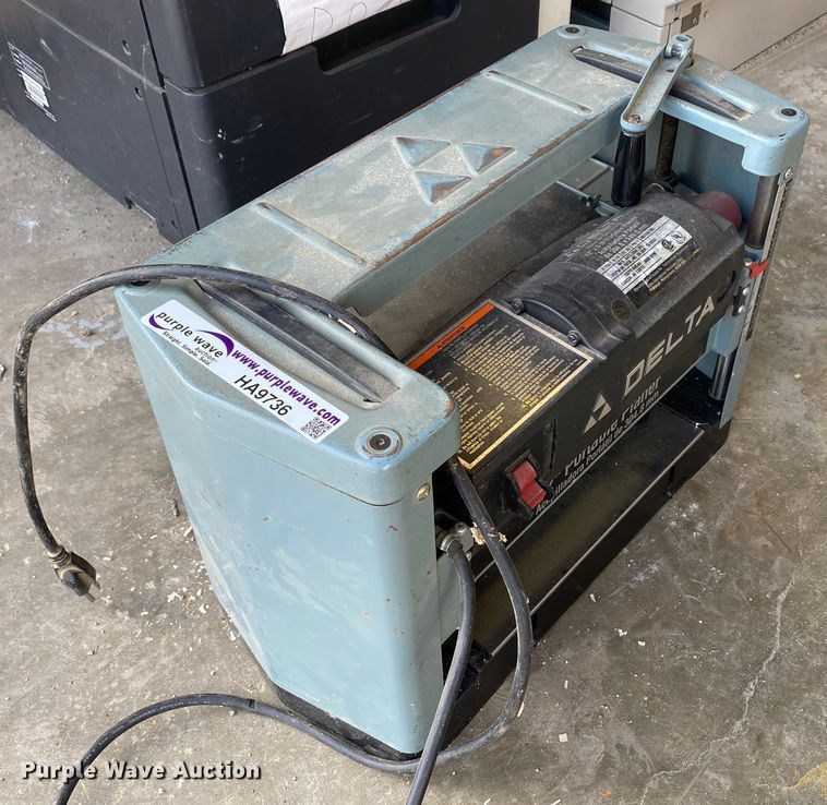 Delta 22540 planer in Forsyth, MO Item HA9736 sold Purple Wave