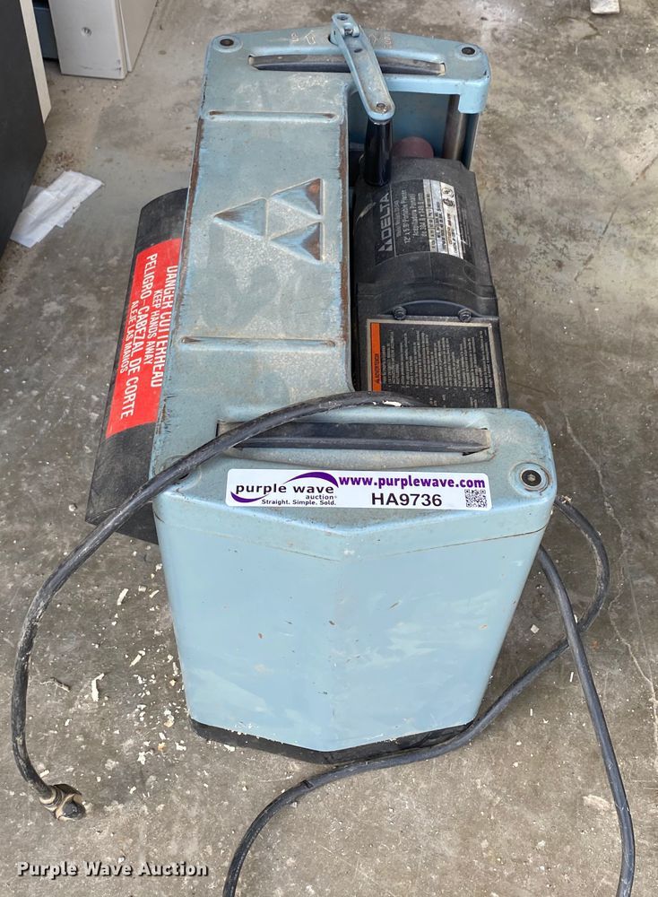 Delta 22540 planer in Forsyth, MO Item HA9736 sold Purple Wave