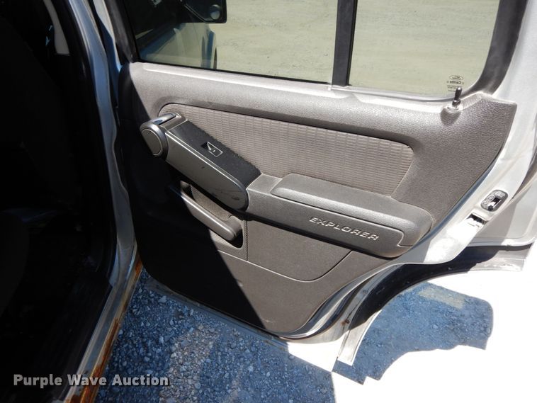 image for item HJ9577 2010 Ford Explorer XLT  SUV