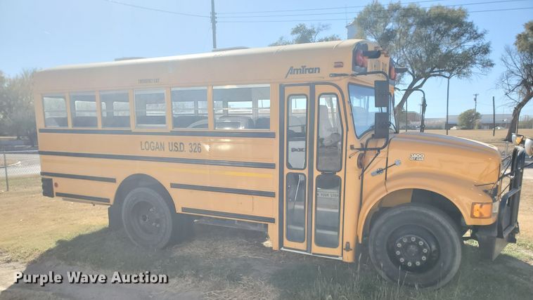 image for item HO9749 1996 International 3800 AmTran  school bus