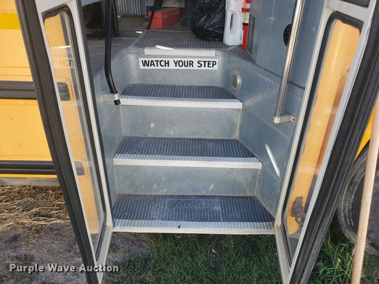 image for item HO9749 1996 International 3800 AmTran  school bus