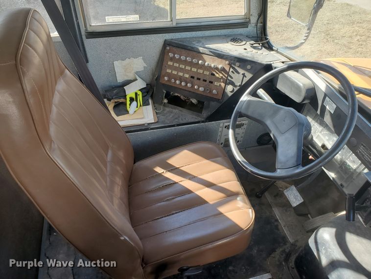 image for item HO9749 1996 International 3800 AmTran  school bus