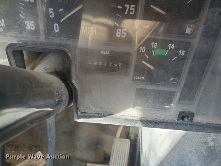 image for item HO9749 1996 International 3800 AmTran  school bus