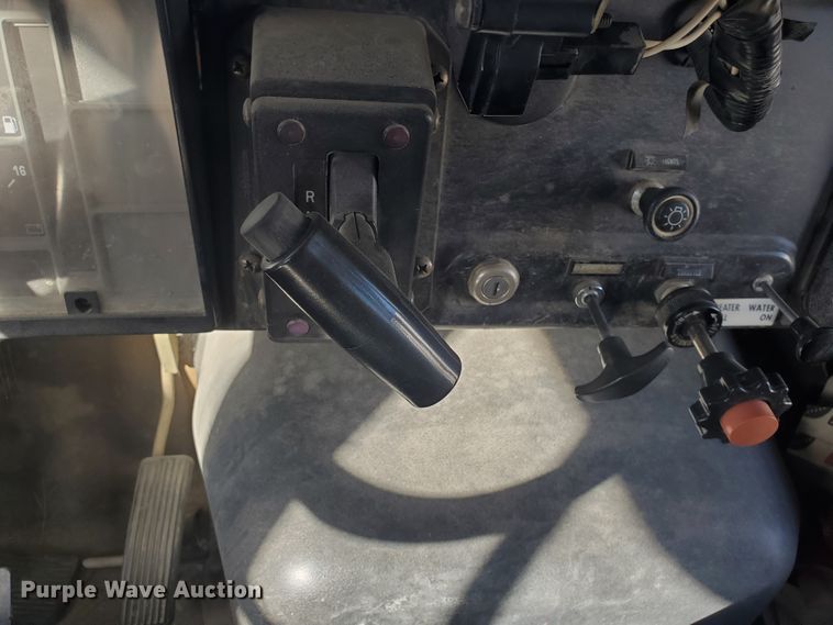 image for item HO9749 1996 International 3800 AmTran  school bus