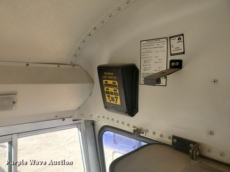 image for item HO9749 1996 International 3800 AmTran  school bus