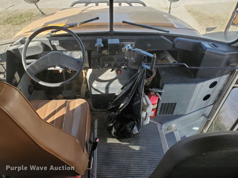 image for item HO9749 1996 International 3800 AmTran  school bus