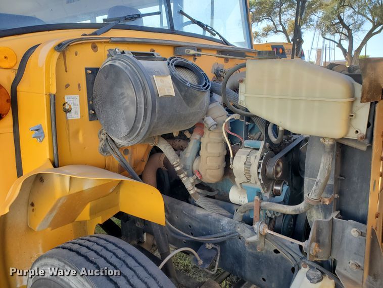 image for item HO9749 1996 International 3800 AmTran  school bus