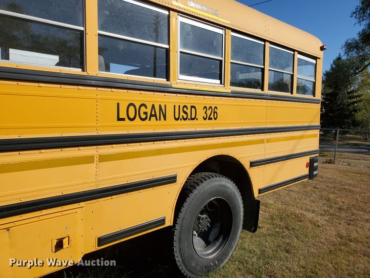 image for item HO9749 1996 International 3800 AmTran  school bus