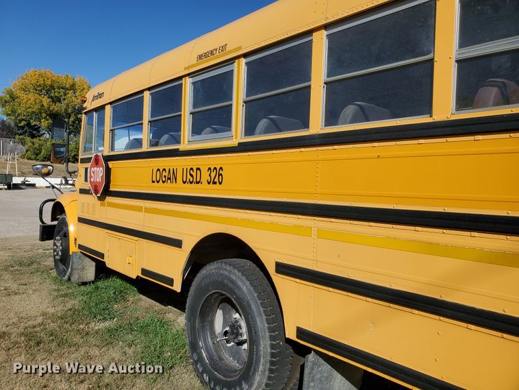 image for item HO9749 1996 International 3800 AmTran  school bus
