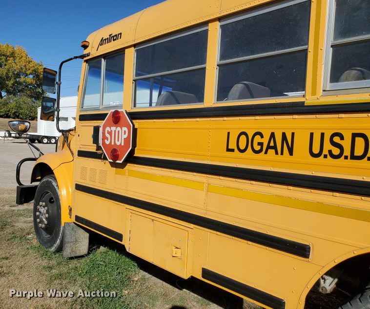 image for item HO9749 1996 International 3800 AmTran  school bus