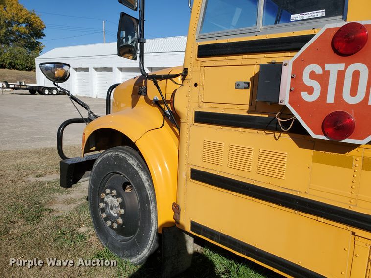 image for item HO9749 1996 International 3800 AmTran  school bus