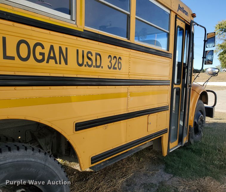 image for item HO9749 1996 International 3800 AmTran  school bus