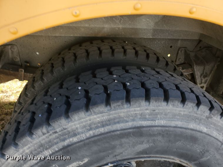 image for item HO9749 1996 International 3800 AmTran  school bus