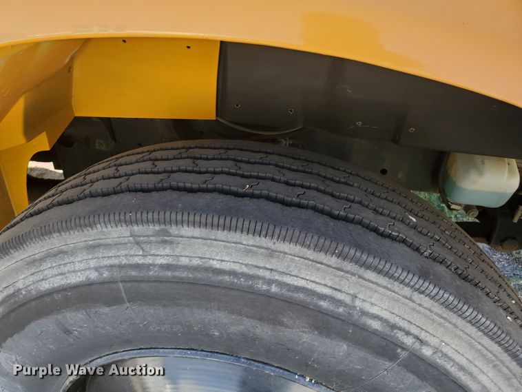 image for item HO9749 1996 International 3800 AmTran  school bus