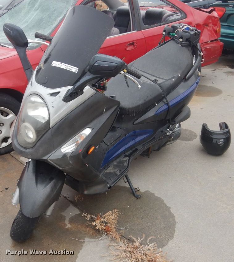 image for item HS9398 2009 Carter Brothers scooter