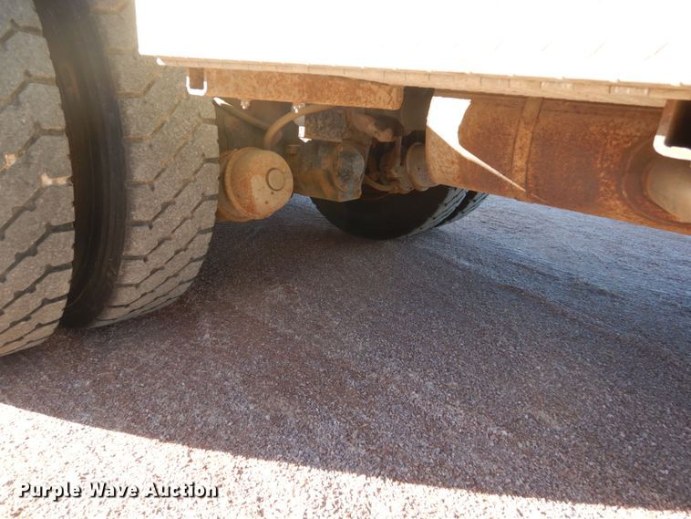 image for item HS9448 2005 International 7400  refuse truck