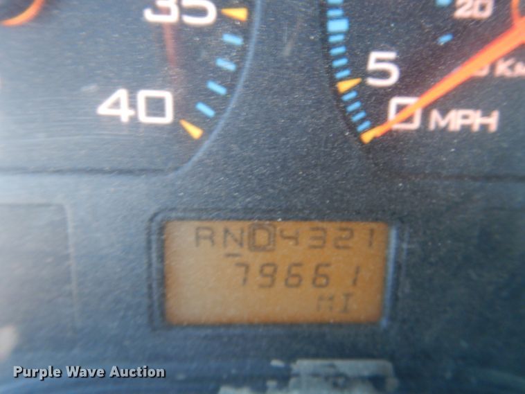 image for item HS9448 2005 International 7400  refuse truck