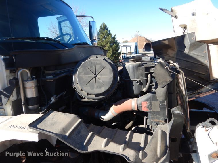 image for item HS9448 2005 International 7400  refuse truck