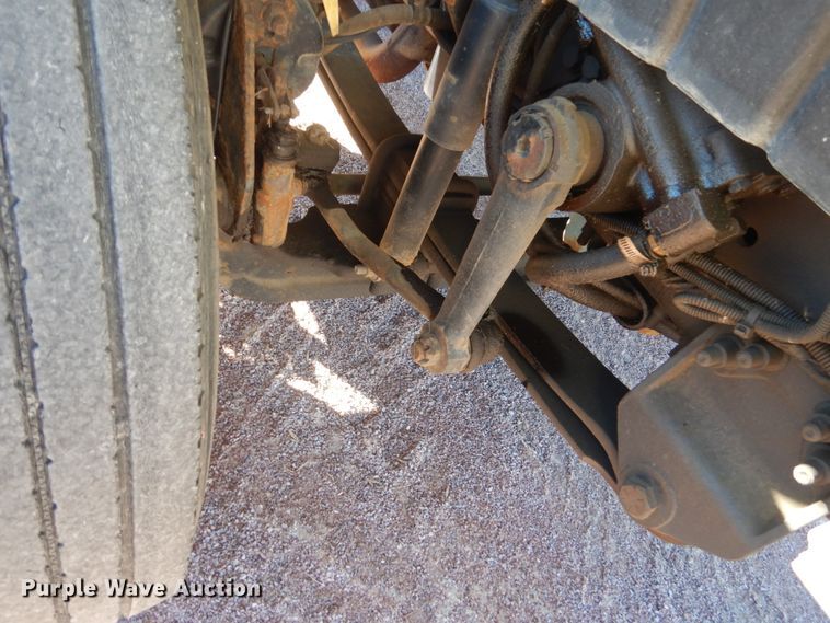 image for item HS9448 2005 International 7400  refuse truck