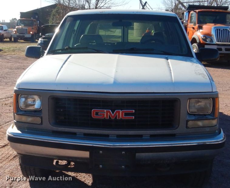 image for item HS9449 1994 GMC Suburban 1500  SUV