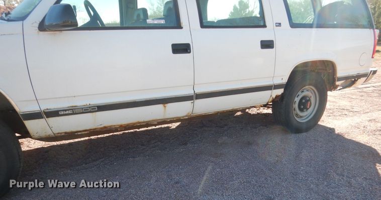 image for item HS9449 1994 GMC Suburban 1500  SUV