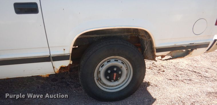 image for item HS9449 1994 GMC Suburban 1500  SUV