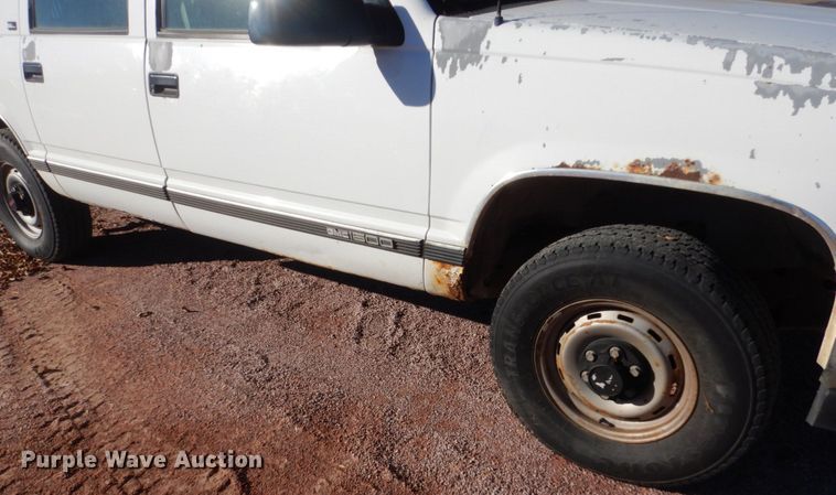 image for item HS9449 1994 GMC Suburban 1500  SUV