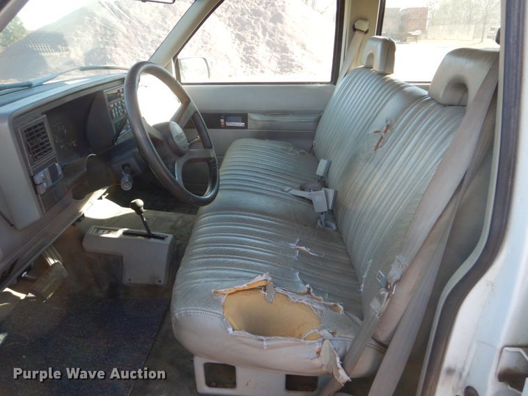 image for item HS9449 1994 GMC Suburban 1500  SUV