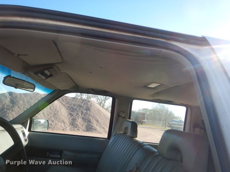 image for item HS9449 1994 GMC Suburban 1500  SUV