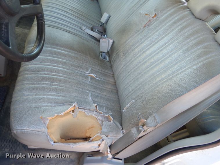 image for item HS9449 1994 GMC Suburban 1500  SUV