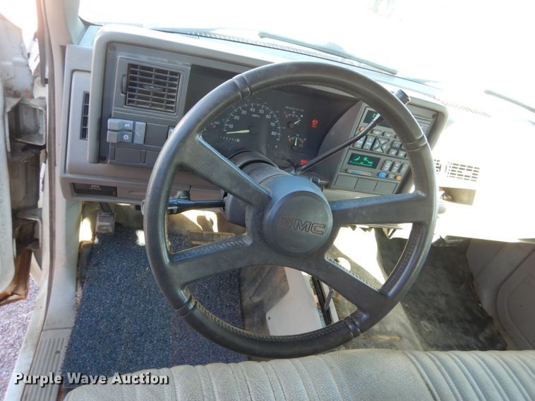 image for item HS9449 1994 GMC Suburban 1500  SUV