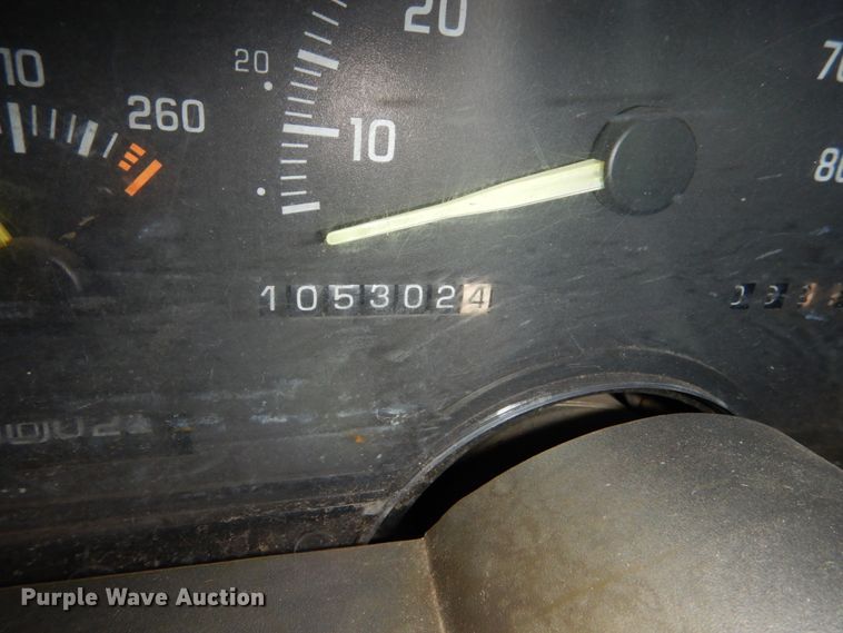 image for item HS9449 1994 GMC Suburban 1500  SUV