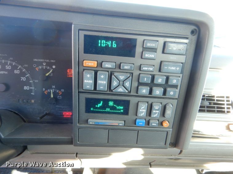 image for item HS9449 1994 GMC Suburban 1500  SUV