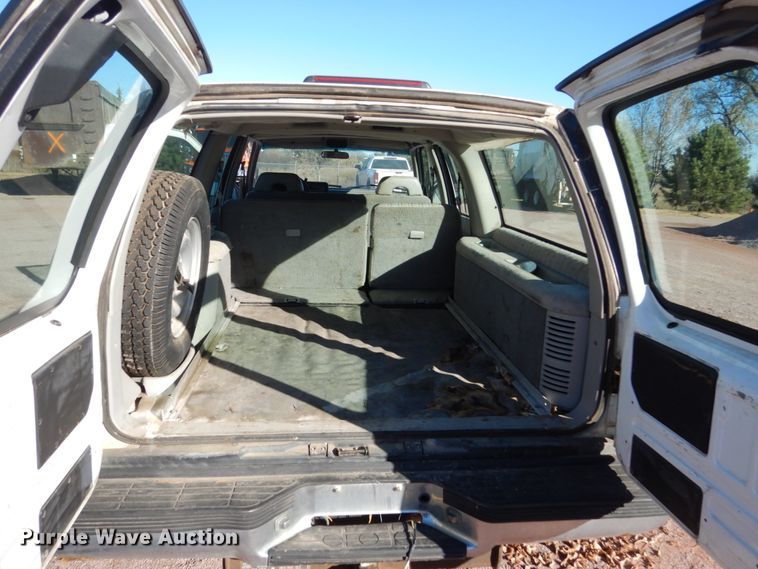 image for item HS9449 1994 GMC Suburban 1500  SUV