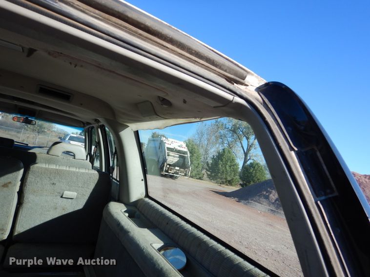 image for item HS9449 1994 GMC Suburban 1500  SUV